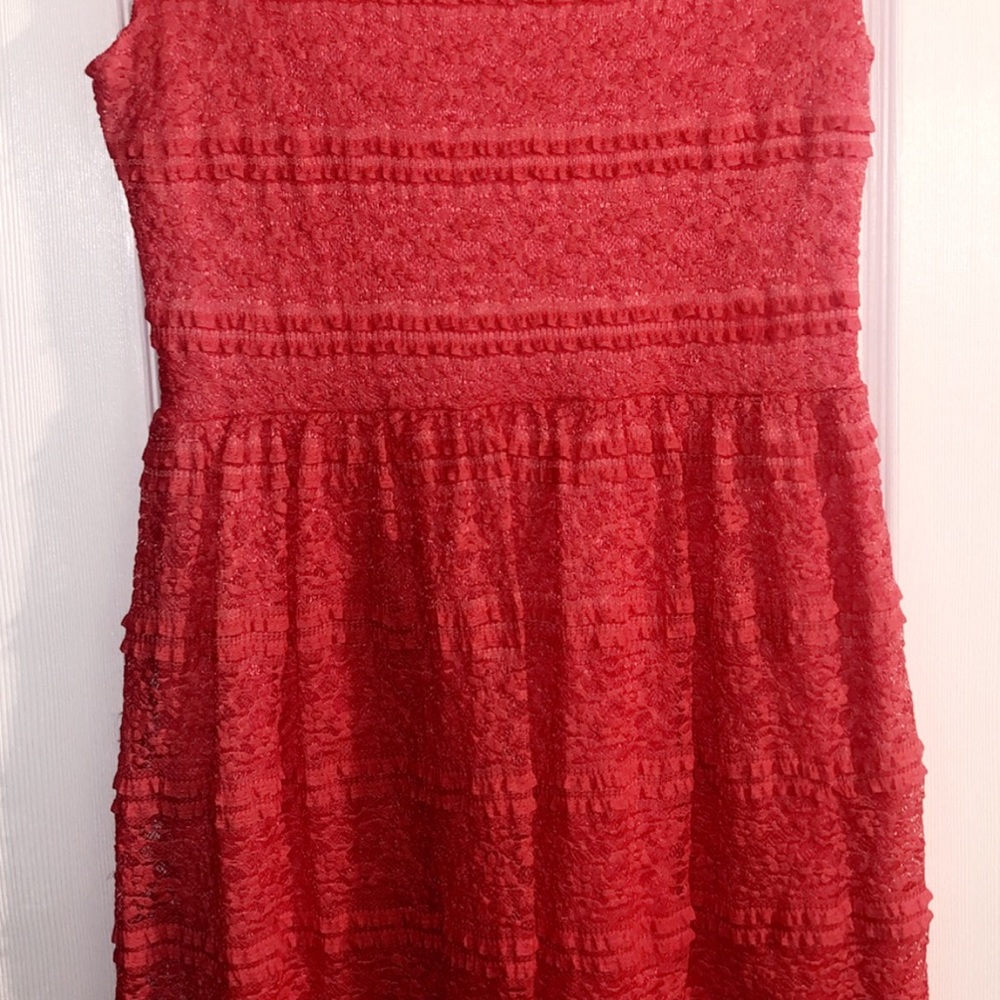 Dresses - Picture 3 of 8
